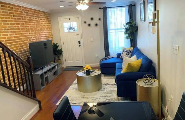Beautifully decorated Federal Hill home w/rooftop