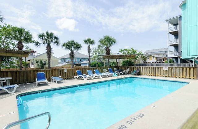 Beautifully Remodeled 2 BR with Ocean Views