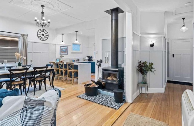 Beautifully Renovated Retreat Modern Comfort with Outdoor Entertaining