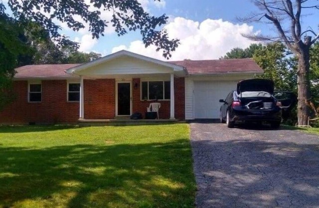 Beckley Escape . Near the Crossroads Mall and 20 minutes to the New River Gorge