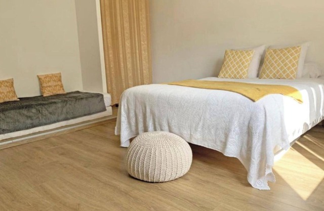 Bed and breakfast 'Les Tables Aux Vaches Raviège' with Shared Terrace, Wi-Fi and Air Conditioning