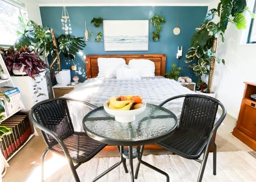 Bed And Breakfast at Tirohanga Beach