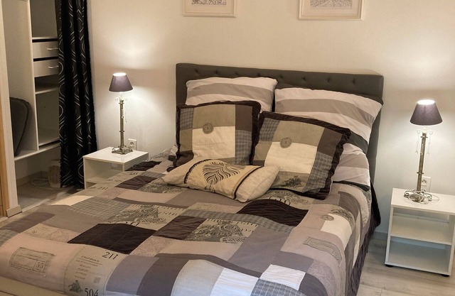 Bed and Breakfast 'La Réglisse' with Shared Pool, Wi-Fi and Air Conditioning