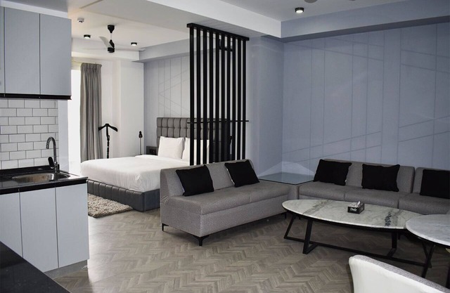 Bedchambers Serviced Apartments, MG ROAD