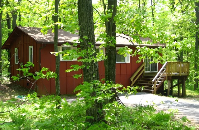 Bedrooms 2, Bathrooms 1, Sleeps 4