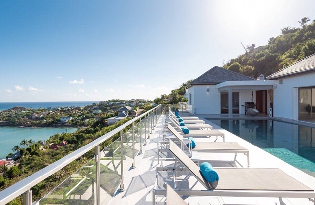 Bellevue (4/5 Rooms) Luxury villa