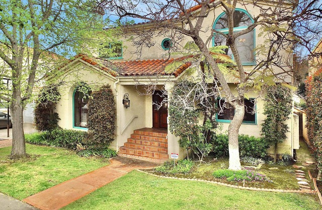 Belmont Heights Retreat | Stunning Gardens