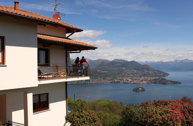 BELVEDERE APARTMENT 2 PRIVATE TERRACE ON THE LAKE