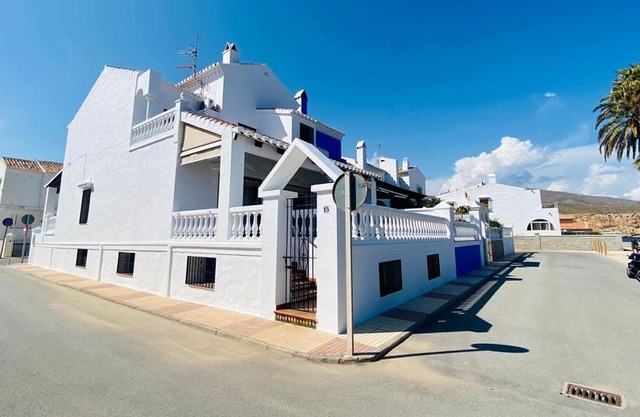 Belvilla by OYO CASA HIERBABUENA