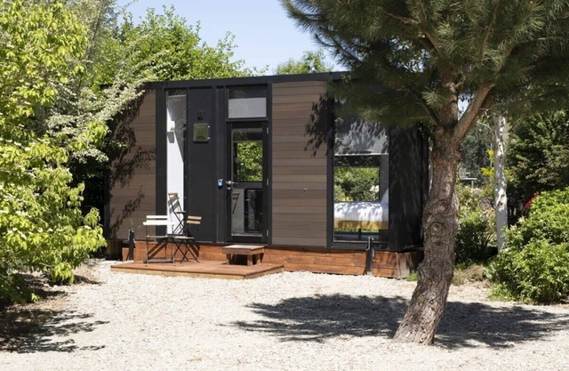 Benger Garden 2 by Tiny Away