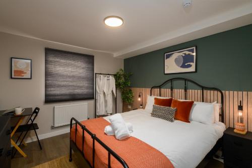 Benjamin Suite - Modern 3BR Apartment with Parking & WIFI