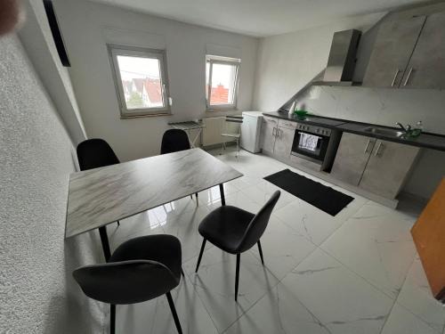 Benk 24H Apartment Nr 3 Perfekt für bis zu 6 Personen