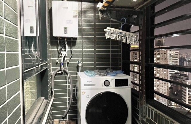 Best Apartment 800SF in Taipei Xinpu station