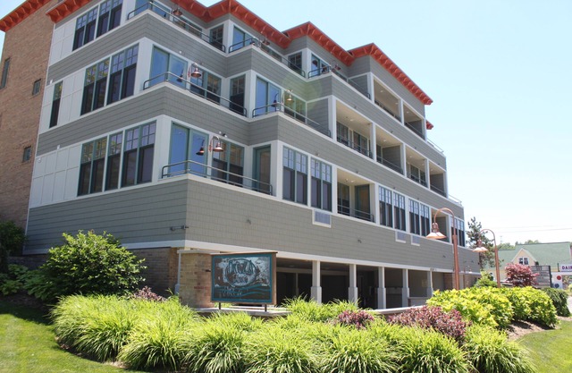 Best Location - 2BD Waterfront #7 (1 Nt Min - Instant Reserve - CheckIn Anytime)