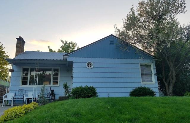 Best Value! Great location! REMODELED. Sleeps 15! Free bikes