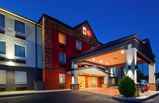 Best Western Plus New Cumberland Inn & Suites