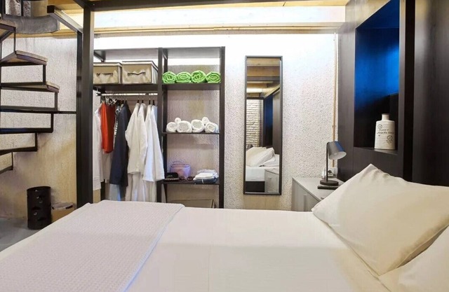 BH434 - B - Apartment Athens