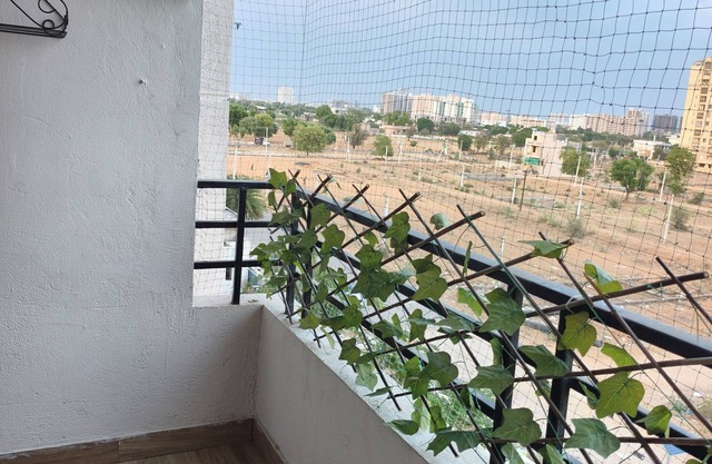 Bhk- 1, bedroom apartment in enchanting Bhankrota with fitness room, WiFi