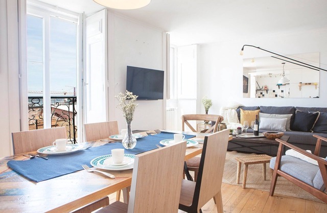 Bica 1 - Cordoeiros - Wonderful two bedroom apartment, fully renovated and decorated with lots of co