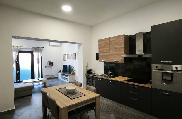 Bidda Mores Apartments- The Hunter