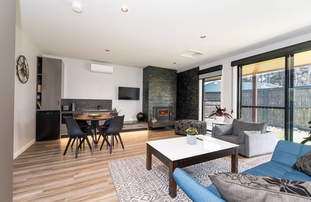 Bienvenida Apartments- (1) Spades