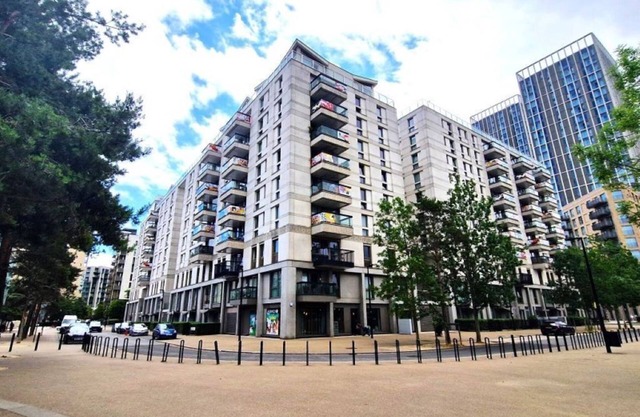 Big 3bed 2bath Apartment in Olympic Village, London