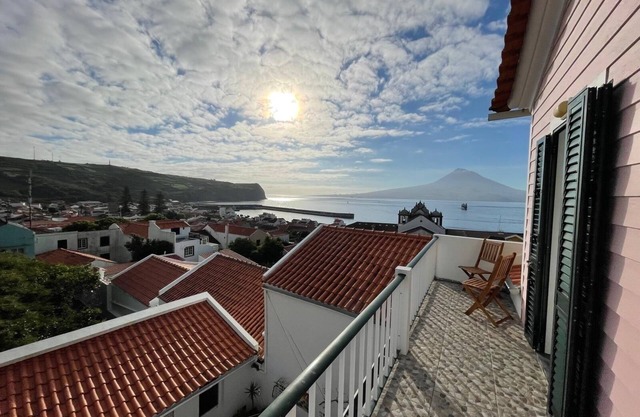 Big and Beautiful 5 bed 4 bath House in Horta