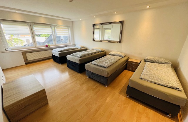 Big Apartment 9 Beds 3 Bedrooms Parking