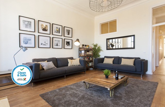 Big Bairro Alto 2D up to 25 guests by Central Hill