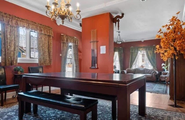 Big Groups - Sauna, Pool Table, Office, Pets OK