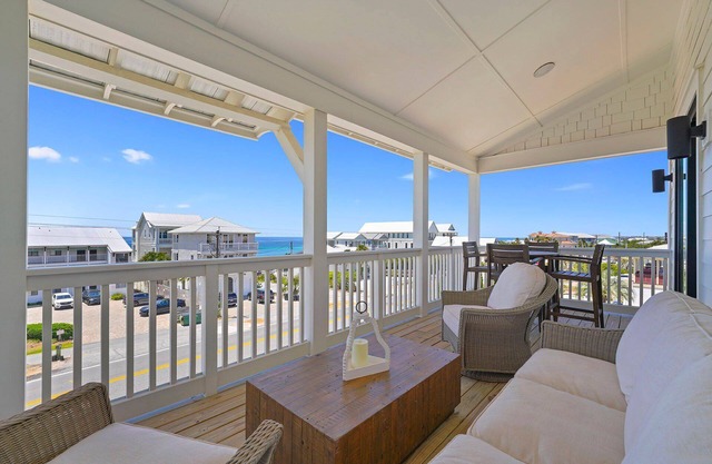 Big Gus - Huge Home Near the Beach with Gulf Views & Secluded Pool Area