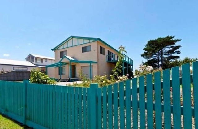 Big Heart- large seaview house- FREE WiFi