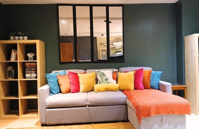 Big house in Leeds 4 Contractors