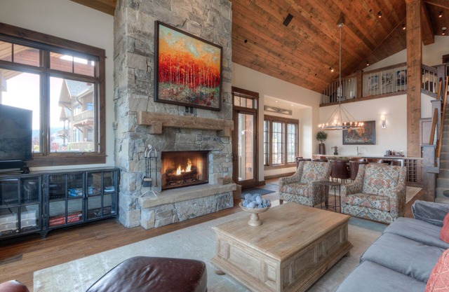 Big Sky Vacation Rentals: Cowboy Suite 7D