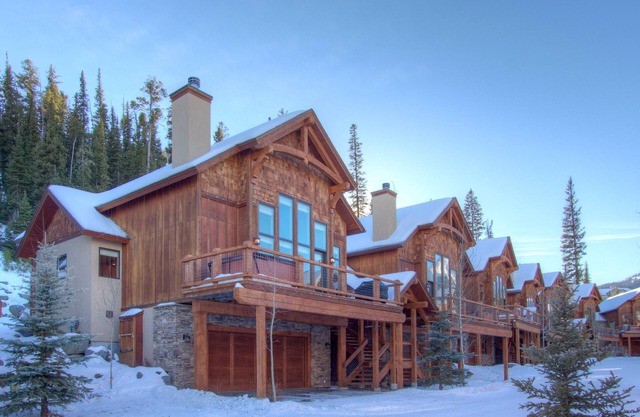 Big Sky Vacation Rentals: Black Eagle 25