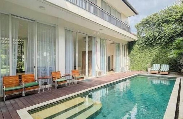 Big Villa & Pool 5 mins to Beach