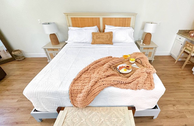 Bimini Nest Cozy Studio, Steps from the Beach