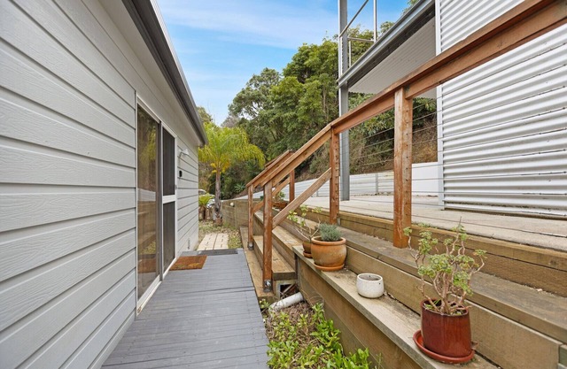 Bird and Beach - Close to walking trails leading to the beach and Lake Bunga