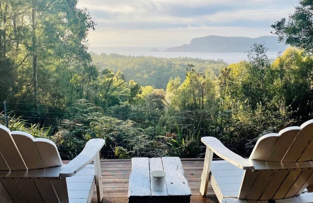 Birdsong - a cosy cabin with a view