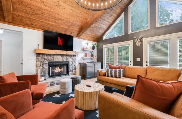 Black Bear Ridge 6BR w/Hot Tub & Pool Table