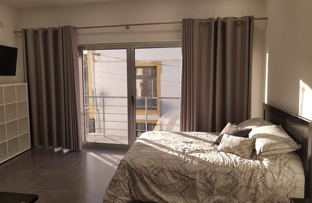 Black House Apartments II