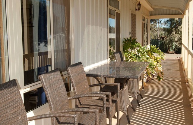 Black Jack Get-A-Way Magpies Nest