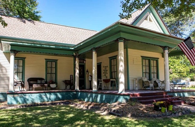 Blackberry Manor in Lindale TX