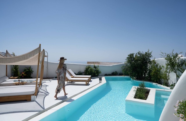 Bliss Mansion with Swimming Pool, Cave Hot Tube & Sunset view