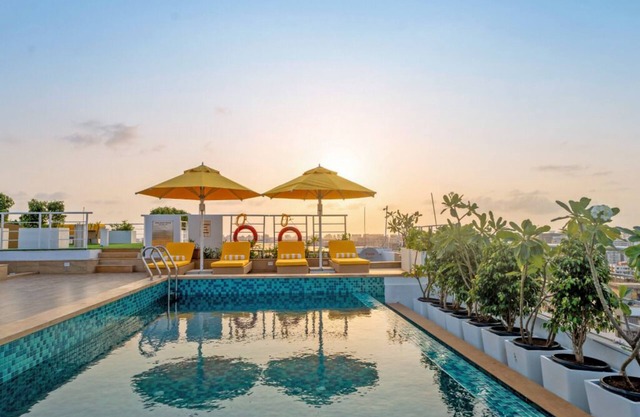 Bloom Hub WEH Andheri