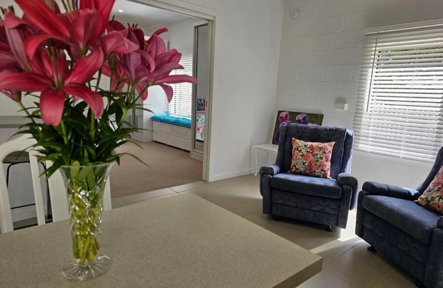 Blossom Cottage - Cosy Retreat