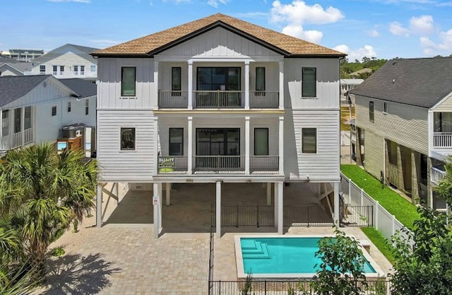 Blue Dolphin- 6 Bedroom- Outdoor Pool