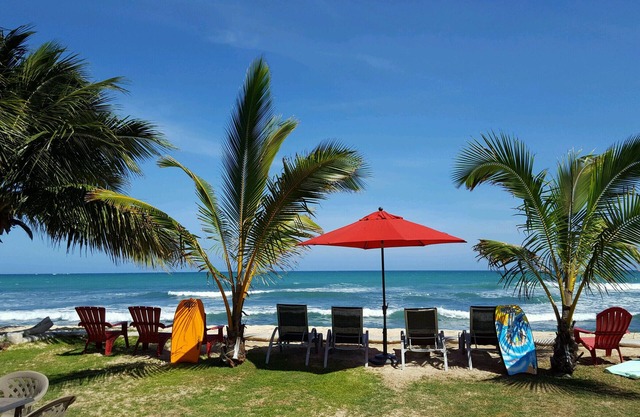 Blue Hawaii Pacific Ocean Beachfront House. 3 Bedroom 3 Bath.90 day minimum stay