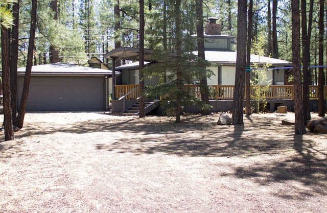 Blue Moon Cabin in Pinetop Country Club area