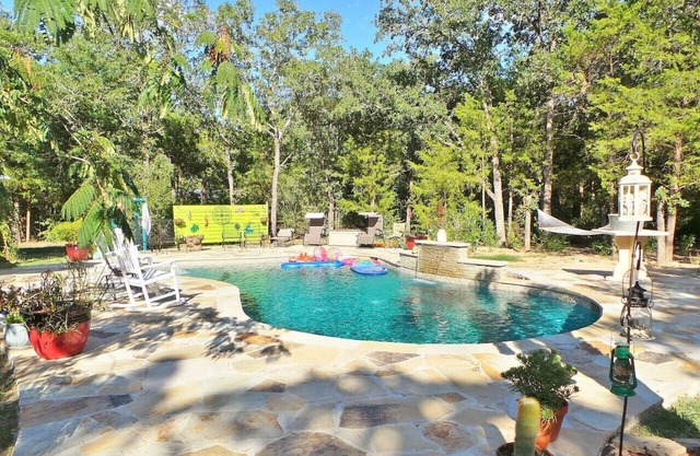 Blue Ridge Hideaway~Aggieland Vacation Rentals